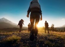 Featured side: 5 destinos para viajar com amigos sem abrir mão do conforto
