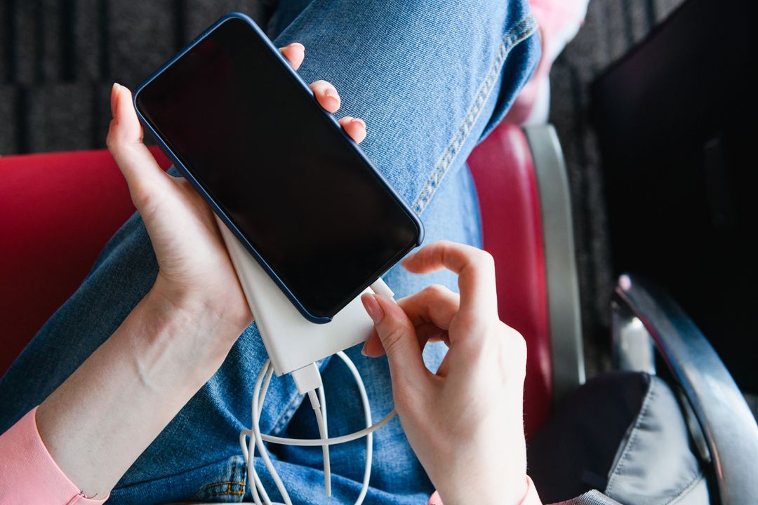 A legislação brasileira não possui um artigo específico para o transporte de baterias