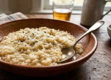 Featured side: Os chefs italianos concordam: o risoto mais cremoso não é feito com mais caldo, mas sim com o controle correto do fogo baixo