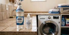 Misturar vinagre com sabão líquido em casa: para que serve e por que recomendam.
