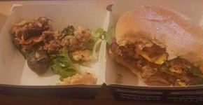 Homem posta que encontrou caramujo dentro de sanduíche do McDonald’s