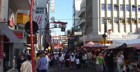 Prato popular no Japão é vendido em barraca de rua de São Paulo