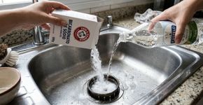 Este ingrediente está presente em todas as casas: os encanadores o utilizam para limpar a pia em 30 segundos