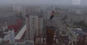 Criatividade: bailarina arrisca a vida com coreografia aérea