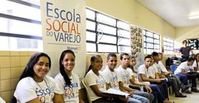 Walmart seleciona 300 jovens para Escola Social do Varejo