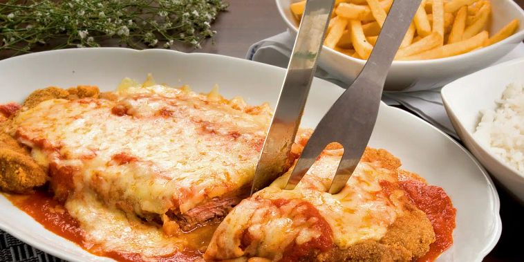 Featured main: Sem ideia para o jantar? Aprenda esta receita fácil de bife à parmegiana