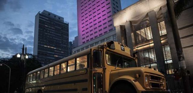 Rizomamóvel, um ônibus que é uma livraria independente