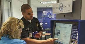 Foto: (Josh Denmark/ US Customs and Border Protection)