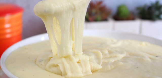 Aligot tradicional da França leva 2 queijos; aprenda a fazer