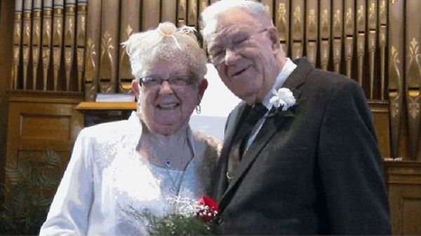 O primeiro beijo desse casal foi há 75 anos