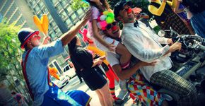 Palhaceata invade Avenida Paulista para celebrar a paz