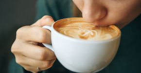 O cappuccino cremoso caseiro que deixa a cozinha perfumada e aquece qualquer manhã fria