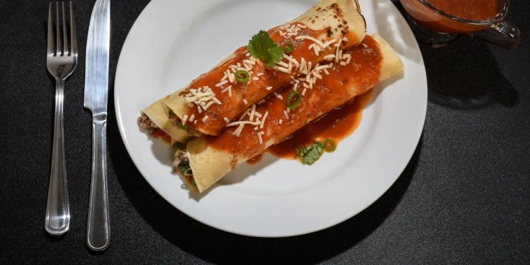 Featured main: Panqueca simples de liquidificador: aprenda a fazer uma receita prática e deliciosa para facilitar o almoço de domingo