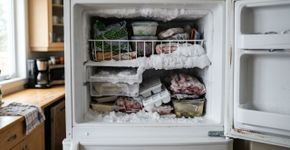 O truque com papel alumínio para descongelar rapidamente na geladeira