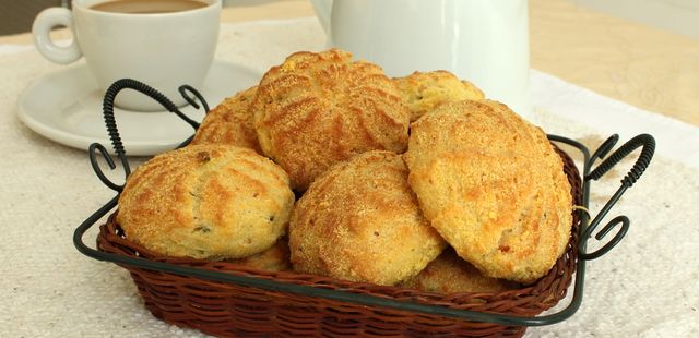 Faça uma deliciosa broa para o café da manhã em 15 minutos