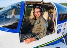 Featured side: Brasileiro dá volta ao mundo sozinho em avião monomotor
