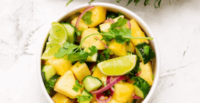 Tem abacaxi em casa? Veja 3 receitas refrescantes para os dias quentes