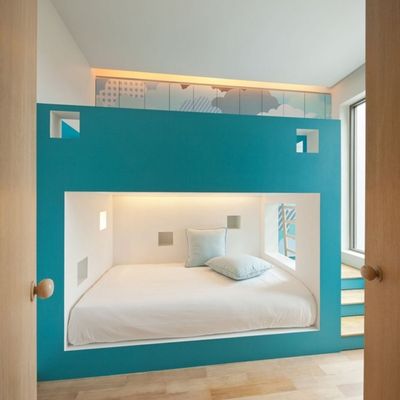 Sejam camas flutuantes, para duas ou mais pessoas, ou com design inovador, elas dão um ambiente diferente ao quarto (Imagem: Divulgação)