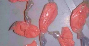 Cocaína colorida inspirada no ‘Outubro Rosa’ encontrada na Bahia