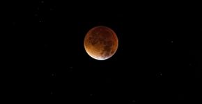 Eclipse Total Lunar: observação em planetário a partir de R$ 10