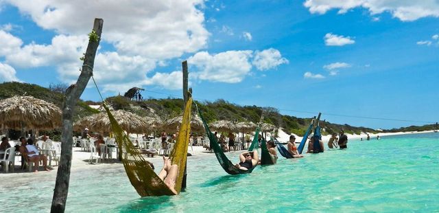 5 destinos no Nordeste para passar o Verão com o pé na areia