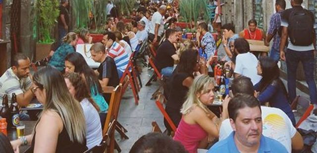 Happy hour no Arco do Teles: essência do Rio