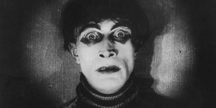 Featured main: A URGENTE, E JÁ ABSURDA, NECESSIDADE DE SE REAVALIAR “O GABINETE DO DR. CALIGARI”