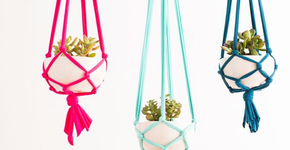 Aprenda a fazer suportes suspensos para plantas usando cordões