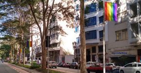 Petição pede que bandeiras LGBT sejam permanentes no centro de SP