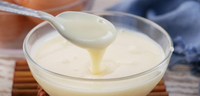 Leite condensado caseiro com apenas 2 ingredientes