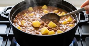 Comida muito salgada? Você precisará de apenas uma batata para aliviar o sabor