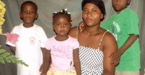 Haitiana faz vaquinha para trazer filhos após 3 anos sem vê-los
