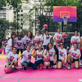 Featured mobile: Magic Minas: o coletivo de basquete feminino que há 10 anos ocupa quadras e transforma o esporte em rede de afeto