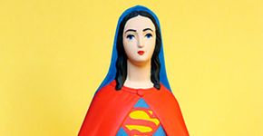 Estátuas da Virgem Maria como personagens da cultura pop