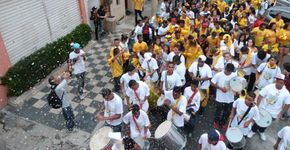 Bloco Umes Caras Pintadas no Bixiga