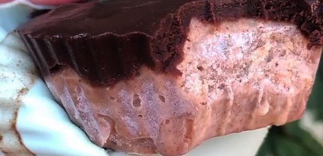 Bombom de banana de geladeira saudável e cheio de proteína