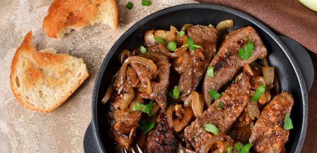 Aprenda a fazer o bife acebolado mais gostoso que você vai comer