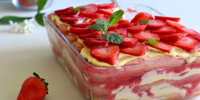 Featured main: Aprenda a preparar esta sobremesa fácil com morango e aproveite a fruta da estação