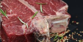 Endometriose pode ter relação com consumo de carne vermelha