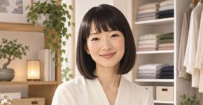 Marie Kondo, especialista em organização: “A verdadeira vida começa depois de colocar a casa em ordem” — a reflexão que explica por que arrumar aquele armário bagunçado ou ver o chão finalmente limpo traz mais paz mental do que muita terapia.