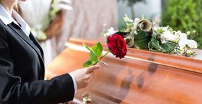 Coroas para Velórios: e-commerce fúnebre entrega encomendas em até 2 horas