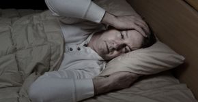 Suor noturno: quais os sintomas e quando procurar o médico