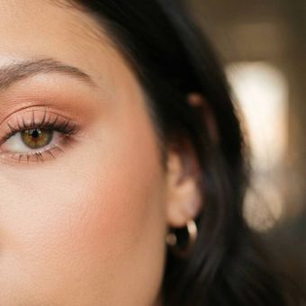 Featured mobile: Especialistas em beleza concordam: em 2026, não basta escolher uma tendência, e são os pequenos detalhes que estão fazendo unhas, cabelo e maquiagem parecerem diferentes