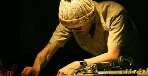 No domingo, dia 18, Prefuse 73 faz show no Centro Cultural da Juventude