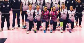 Brasileira trans ganha vaga em time feminino de vôlei na Itália