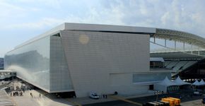Arquitetura de estádios e arenas no Brasil utilizam a sofisticação do vidro em construções