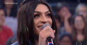 Pabllo Vittar arrasa cantando Whitney Houston no ‘Altas Horas’