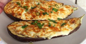 Berinjela gratinada com creme de alho: fácil, cremosa e irresistível