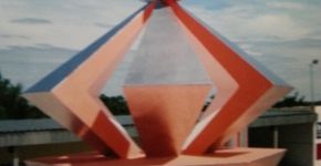 Artista baiano cria sob encomenda esculturas em madeira, metal e areia