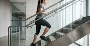 Especialistas já afirmaram: subir escadas por 10 minutos todos os dias pode equivaler a 3 treinos de musculação por semana para fortalecer as pernas